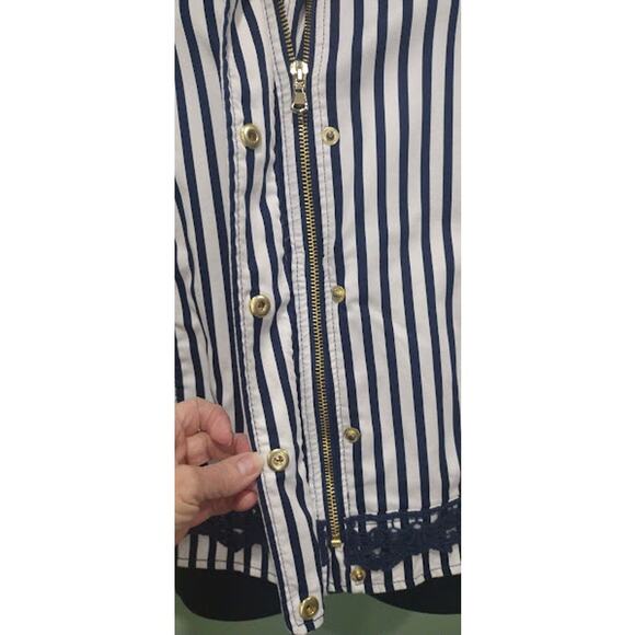 Chico's Striped Zip and Snap 3/4 Length Tab Sleeve Jacket, Navy/Wht, Sz 1 (8) - Picture 4 of 12